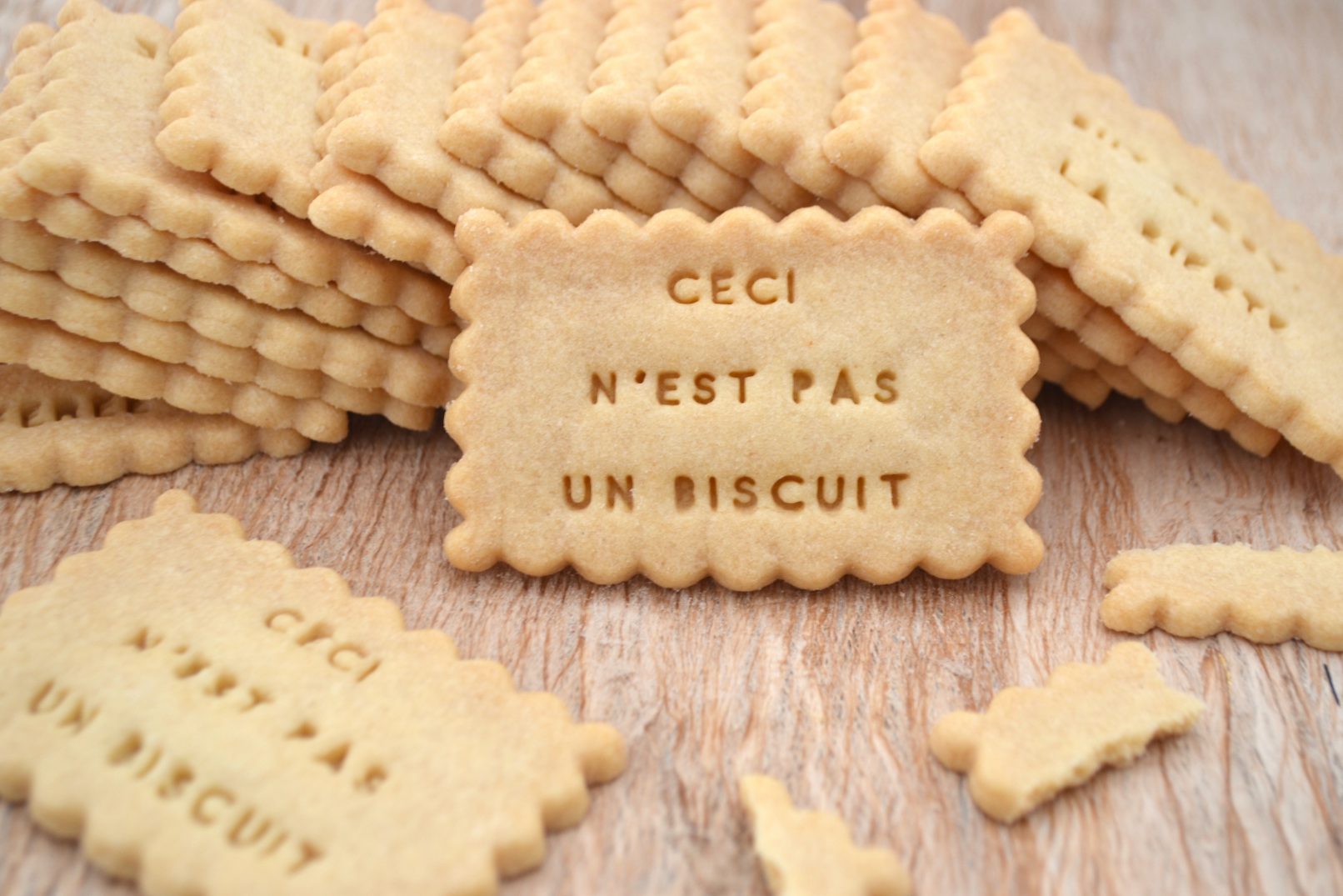 Cookies Biscuits разница